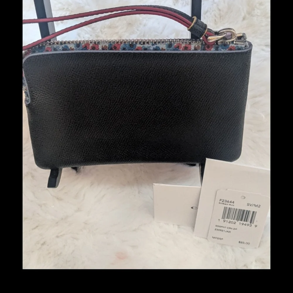 Coach Corner Zip Wristlet Black Crossgrain Leather Floral Trim Strap